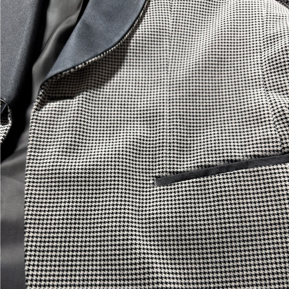 Hugo Boss Tailored Shawl‎ Lapel Dinner Jacket – 40R – Black/Silver - Picture 10 of 11